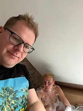 Snapshot of AnnualSunrise chatting on 10-14-25, 12:50 AnnualSunrise online show from 10-14-25, 12:50