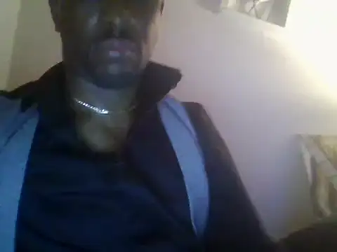 Snapshot of KingB8r chatting on 09-15-25, 08:09 KingB8r online show from 09-15-25, 08:09