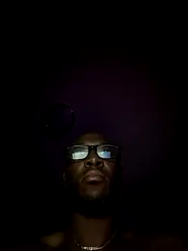 Snapshot of KingB8r chatting on 10-09-25, 12:25 KingB8r online show from 10-09-25, 12:25