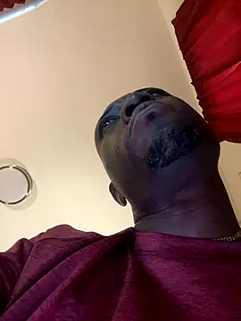 Snapshot of KingB8r chatting on 10-29-25, 06:09 KingB8r online show from 10-29-25, 06:09