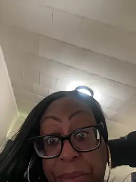 Goddesskarisma online show from 12-17-25, 08:04