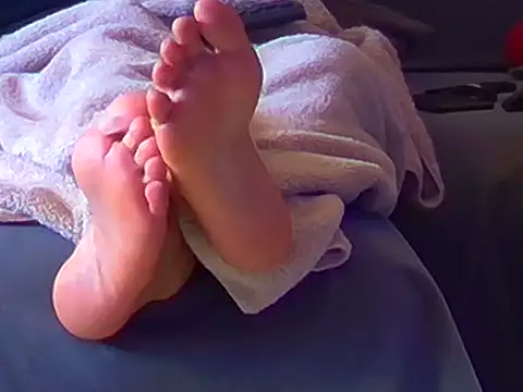 Snapshot of cpl216 chatting on 10-04-25, 01:42 cpl216 online show from 10-04-25, 01:42