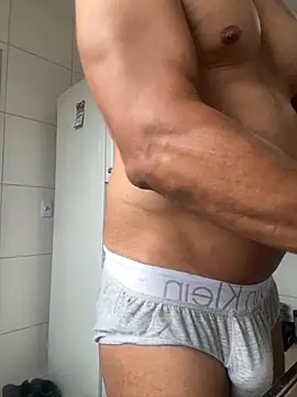 Snapshot of grosso-pau chatting on 11-16-25, 05:18 grosso-pau online show from 11-16-25, 05:18