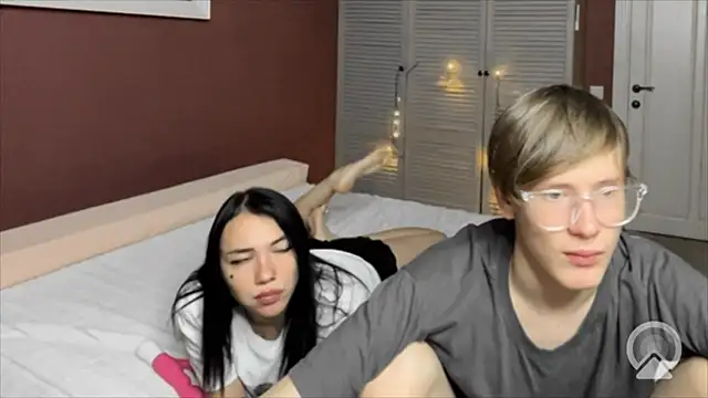 Laura Key online show from 10-27-25, 08:57