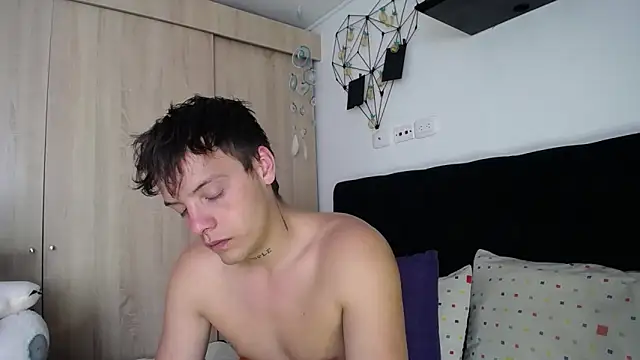 Santiago kiler online show from 09-29-25, 05:07