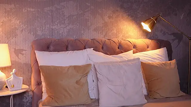 AngelaFay online show from 03-10-25, 09:21