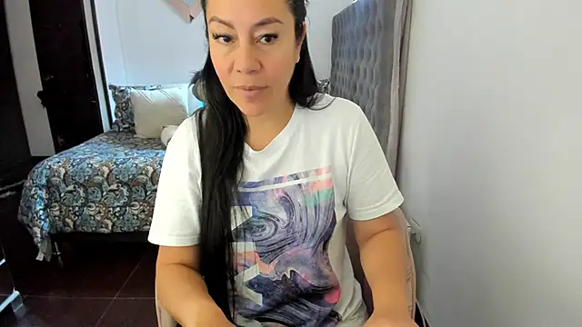 Snapshot of jlove_bss chatting on 02-28-25, 03:37 jlove bss online show from 02-28-25, 03:37