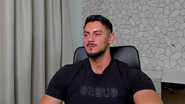 Snapshot of ClintMasters chatting on 11-15-25, 06:33 ClintMasters online show from 11-15-25, 06:33