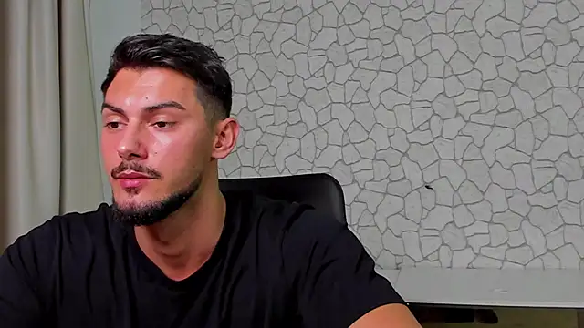 Snapshot of ClintMasters chatting on 11-17-25, 05:46 ClintMasters online show from 11-17-25, 05:46