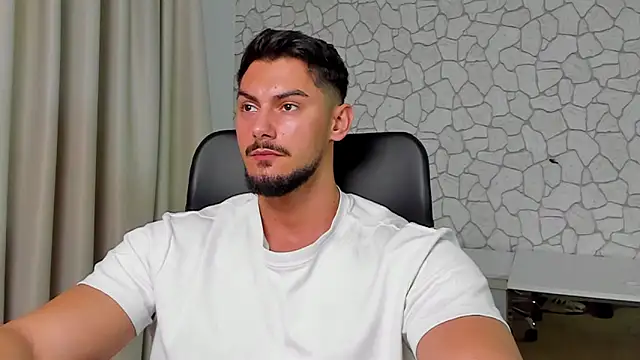 Snapshot of ClintMasters chatting on 11-28-25, 06:38 ClintMasters online show from 11-28-25, 06:38