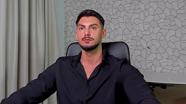 Snapshot of ClintMasters chatting on 11-29-25, 05:32 ClintMasters online show from 11-29-25, 05:32