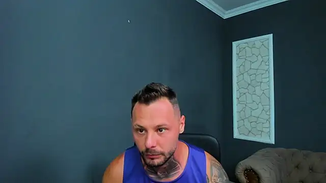 Snapshot of BrianHunts chatting on 07-25-26, 04:43 BrianHunts online show from 07-25-26, 04:43