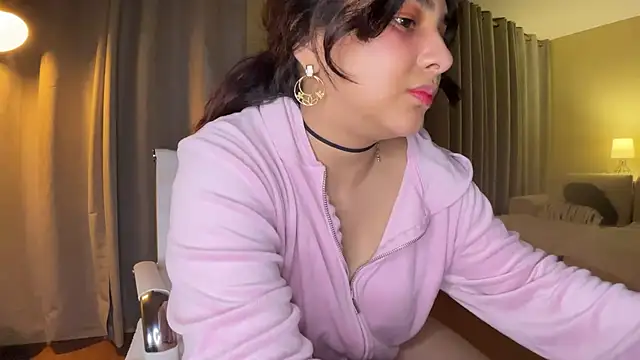 xSelena online show from 12-18-24, 05:15