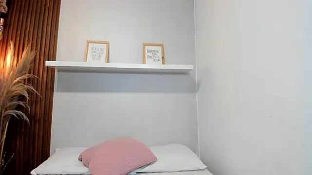 LANA-JONNES online show from 01-11-26, 04:17