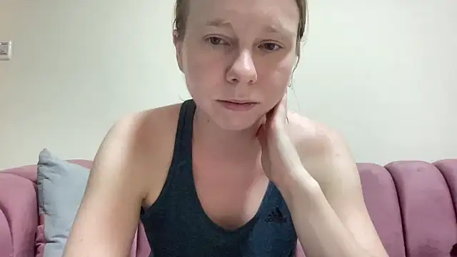 Snapshot of SweetLucy96 chatting on 10-01-25, 12:44 SweetLucy96 online show from 10-01-25, 12:44