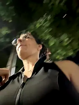 Snapshot of _Niah_ chatting on 11-01-25, 11:29 Niah online show from 11-01-25, 11:29