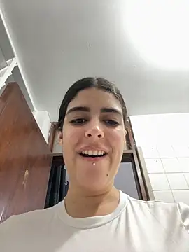 Snapshot of _Niah_ chatting on 11-15-25, 01:14 Niah online show from 11-15-25, 01:14