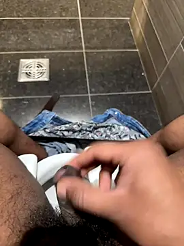 Pavan921 online show from 12-22-25, 05:21