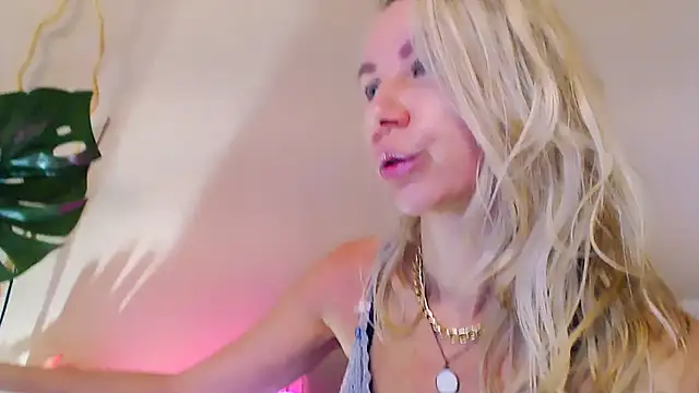 OLIVIA CANDY online show from 06-01-26, 05:09