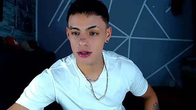 Snapshot of danilohot_19 chatting on 03-15-25, 01:19 danilohot 19 online show from 03-15-25, 01:19