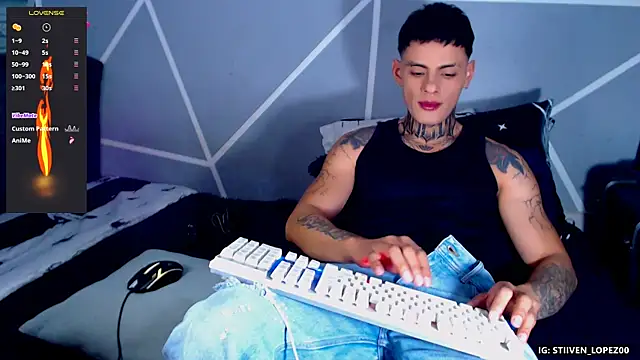 Snapshot of danilohot_19 chatting on 09-14-25, 04:55 danilohot 19 online show from 09-14-25, 04:55