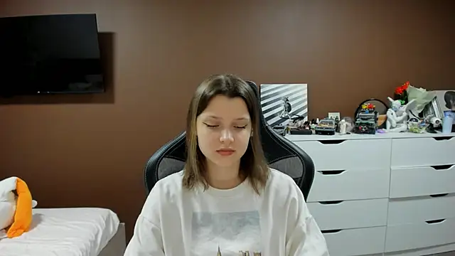 SoniNesti online show from 03-25-26, 02:12