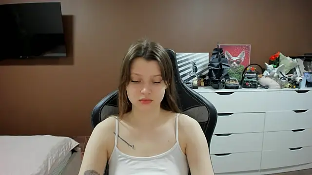 Snapshot of SoniNesti chatting on 04-30-26, 02:34 SoniNesti online show from 04-30-26, 02:34
