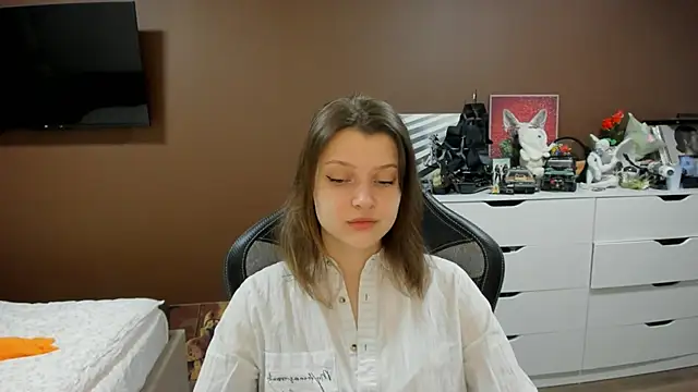 Snapshot of SoniNesti chatting on 05-12-26, 03:20 SoniNesti online show from 05-12-26, 03:20