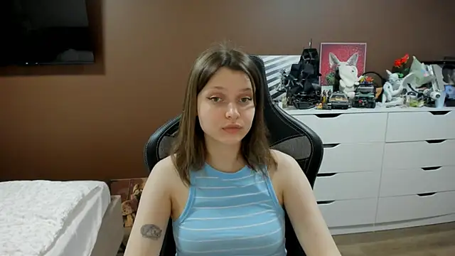Snapshot of SoniNesti chatting on 05-23-26, 03:49 SoniNesti online show from 05-23-26, 03:49
