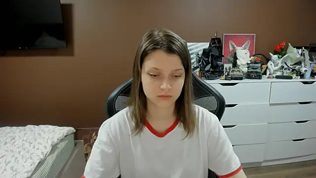 Snapshot of SoniNesti chatting on 06-09-26, 03:56 SoniNesti online show from 06-09-26, 03:56