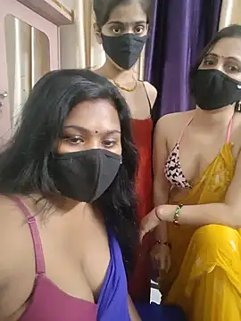 Snapshot of cutee__crazy chatting on 07-09-26, 02:10 cutee crazy online show from 07-09-26, 02:10