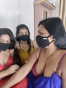 Snapshot of cutee__crazy chatting on 07-28-26, 03:21 cutee crazy online show from 07-28-26, 03:21