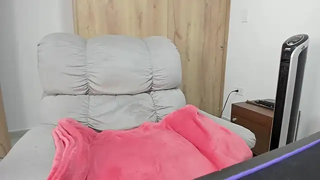 xspecialoomx online show from 04-15-26, 07:58