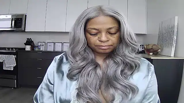 MSweetLindaParks online show from 07-16-26, 02:12