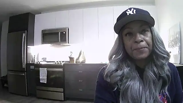 MSweetLindaParks online show from 07-17-26, 03:35