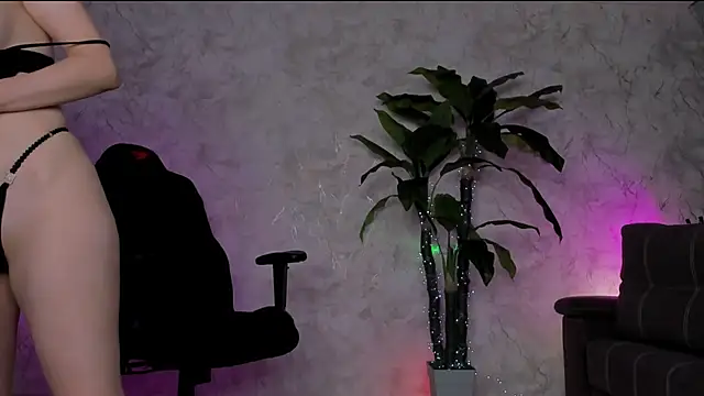 Emma7 online show from 06-21-26, 02:14