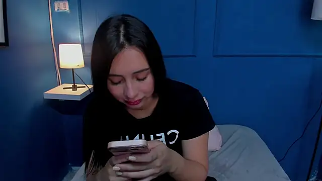 Snapshot of isabella_jade chatting on 01-06-25, 06:41 isabella jade online show from 01-06-25, 06:41