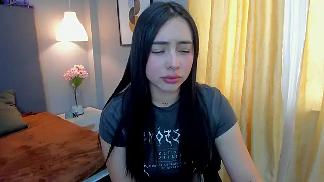 Snapshot of isabella_jade chatting on 01-15-25, 08:05 isabella jade online show from 01-15-25, 08:05