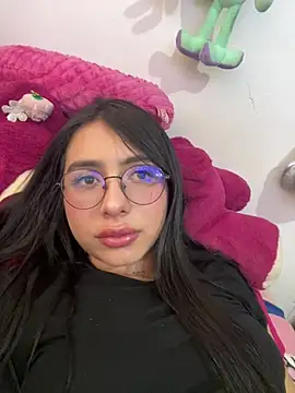 Snapshot of isabella_jade chatting on 01-28-25, 05:03 isabella jade online show from 01-28-25, 05:03