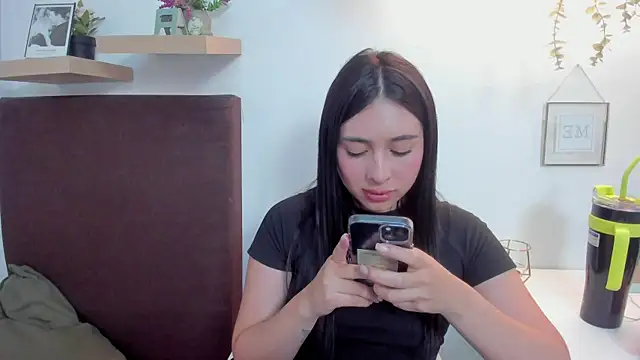 Snapshot of isabella_jade chatting on 01-30-25, 10:41 isabella jade online show from 01-30-25, 10:41