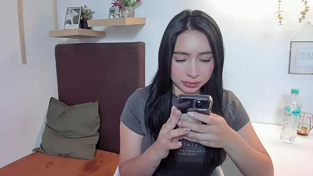 Snapshot of isabella_jade chatting on 02-04-25, 04:18 isabella jade online show from 02-04-25, 04:18