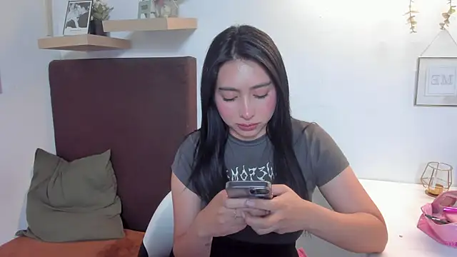 Snapshot of isabella_jade chatting on 02-04-25, 10:24 isabella jade online show from 02-04-25, 10:24