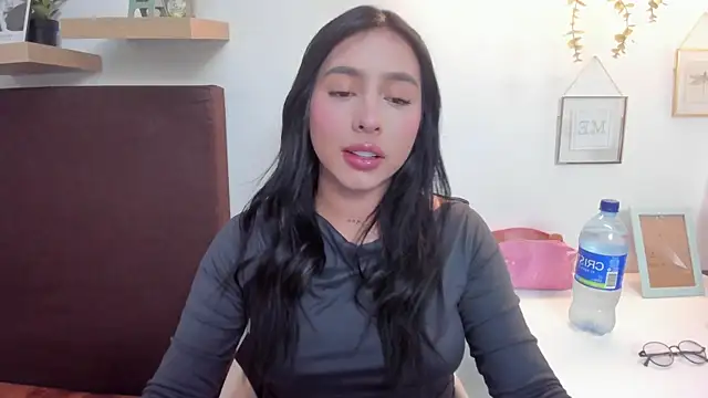 Snapshot of isabella_jade chatting on 02-05-25, 07:20 isabella jade online show from 02-05-25, 07:20