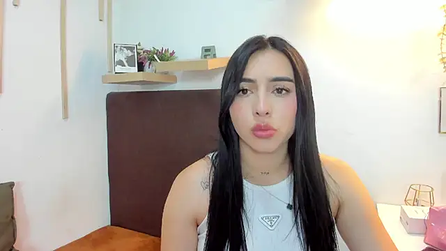 Snapshot of isabella_jade chatting on 02-15-25, 07:17 isabella jade online show from 02-15-25, 07:17