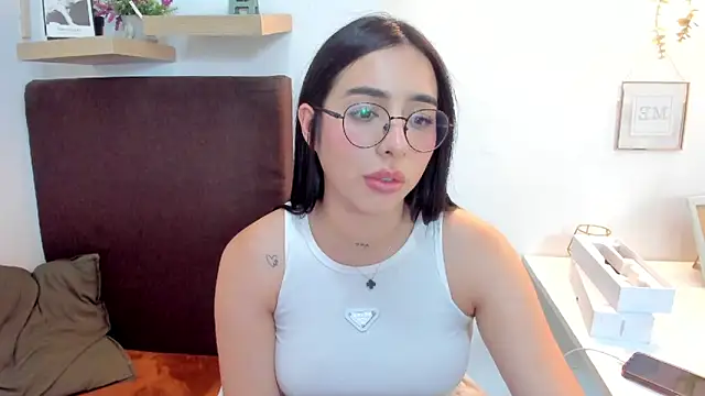 Snapshot of isabella_jade chatting on 02-15-25, 10:21 isabella jade online show from 02-15-25, 10:21