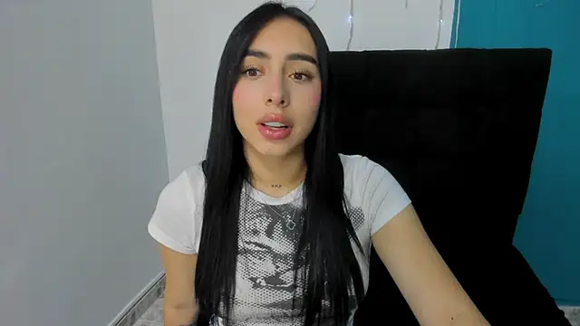 Snapshot of isabella_jade chatting on 03-08-25, 03:45 isabella jade online show from 03-08-25, 03:45