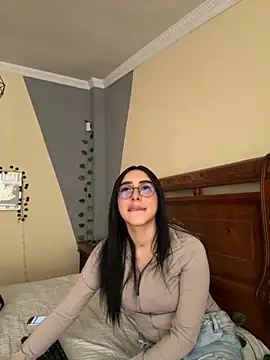 Snapshot of isabella_jade chatting on 09-19-25, 01:12 isabella jade online show from 09-19-25, 01:12
