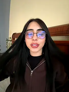 Snapshot of isabella_jade chatting on 09-25-25, 01:15 isabella jade online show from 09-25-25, 01:15