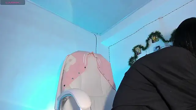 ineedmydaddy  online show from 12-10-24, 01:11