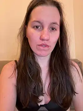 Snapshot of Nicole-Ray chatting on 01-03-25, 09:47 Nicole-Ray online show from 01-03-25, 09:47